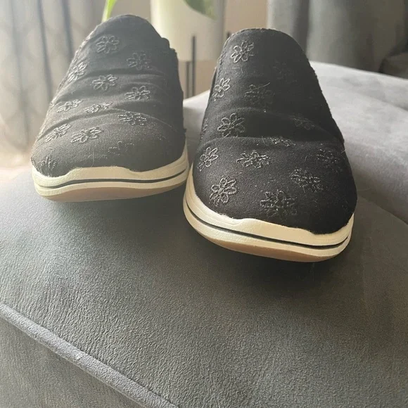 EUC Clarks Slip-on Cloudsteppers Black Size 7.5 M - so nice! - Picture 4 of 7